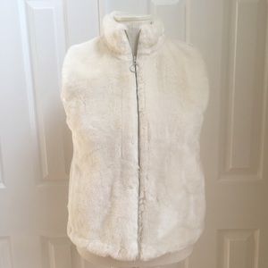 LOFT Cream Faux Fur Zip Up Vest with Pockets